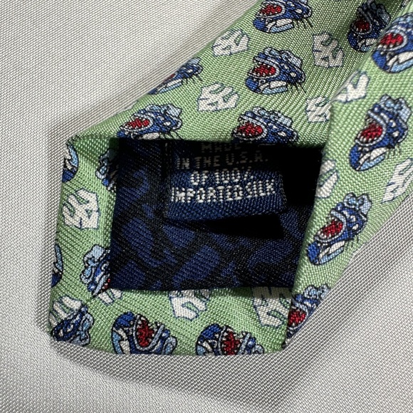 Men’s Vineyard Vines Silk Tie Custom Collection - Picture 6 of 6